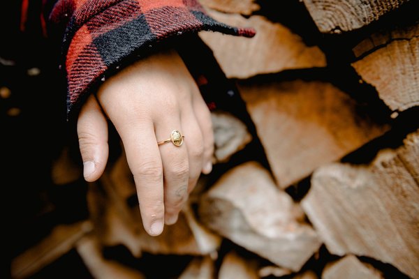 Assortir sa bague au reste de sa tenue